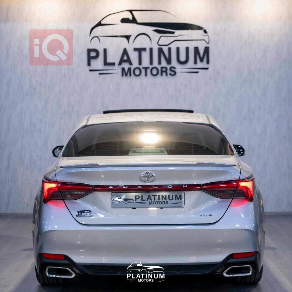 تويوتا أفالون